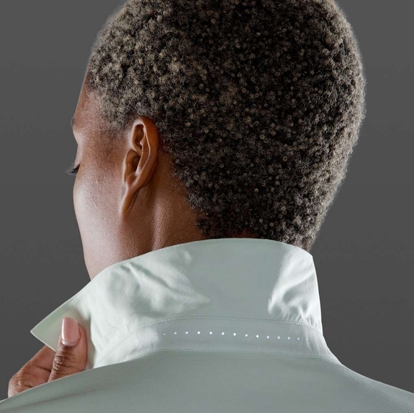 Lululemon Full Day Ahead Shirt in Springtime - Picture 6 of 16